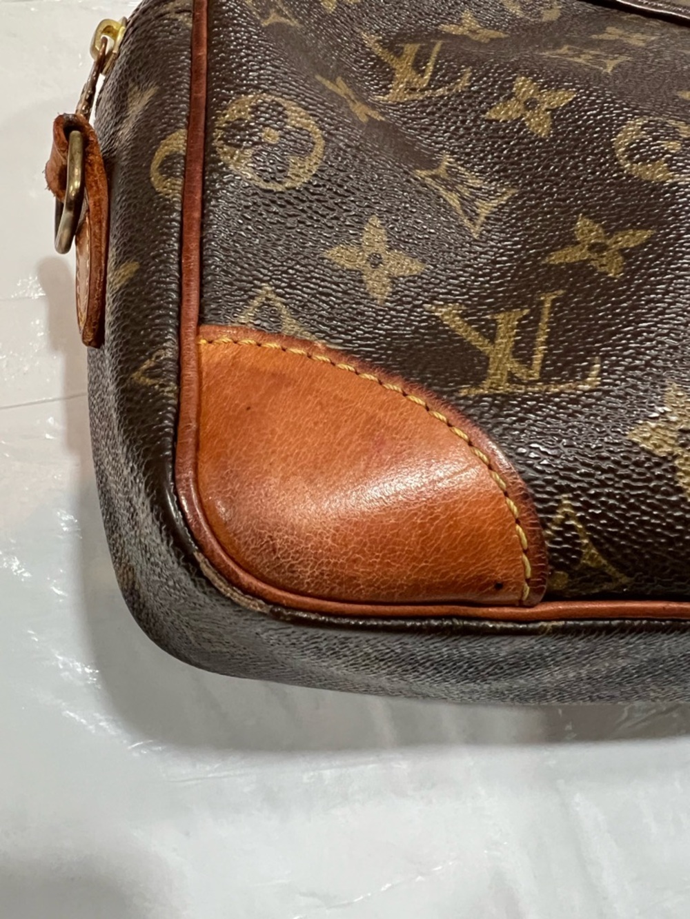 Louis Vuitton Toiletry Pouch could be just a project piece - Picture 4 of 16
